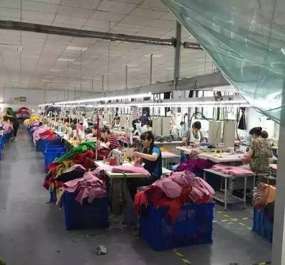 福利到,時(shí)尚圍巾免費(fèi)送!大洋天地5樓!福州大型海寧皮草、雙面羊絨工廠直銷節(jié)盛大開幕!